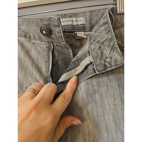 Chico's Gray Denim Platinum Straight Rhinestone Cropped Jeans Womans Size 1.5 - Picture 6 of 7